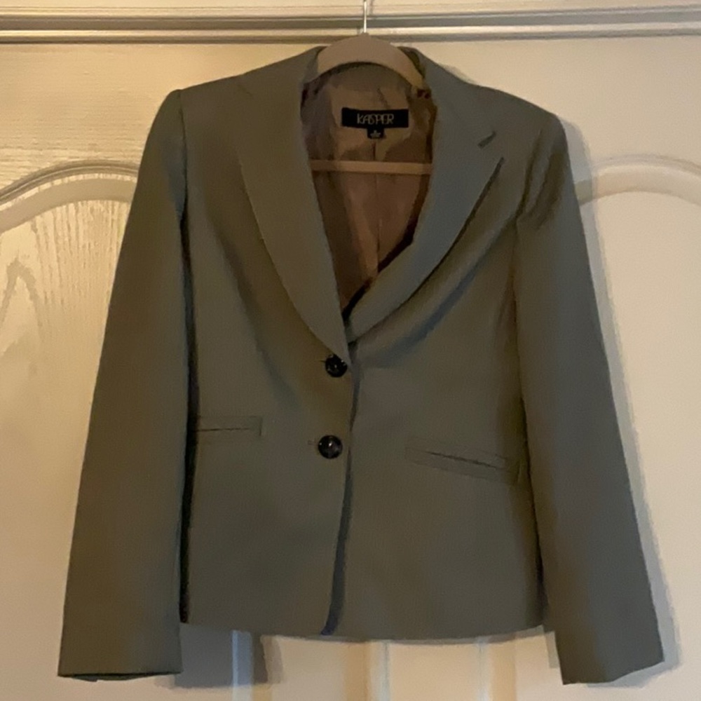 Dress suit